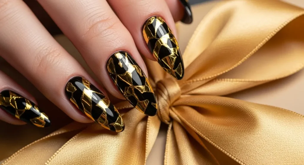 christmas-nail-design-Shattered-Ribbon